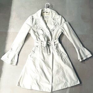 Iconic White Classic Trench coat @ Laundry By Designer